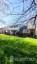 Building Photo - 29 Ventnor Dr