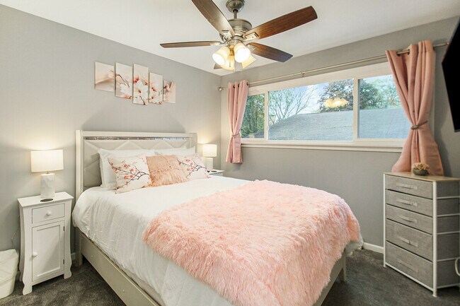 Building Photo - 40 S Main St