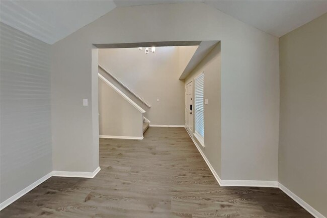 Building Photo - 17427 Masonridge Dr