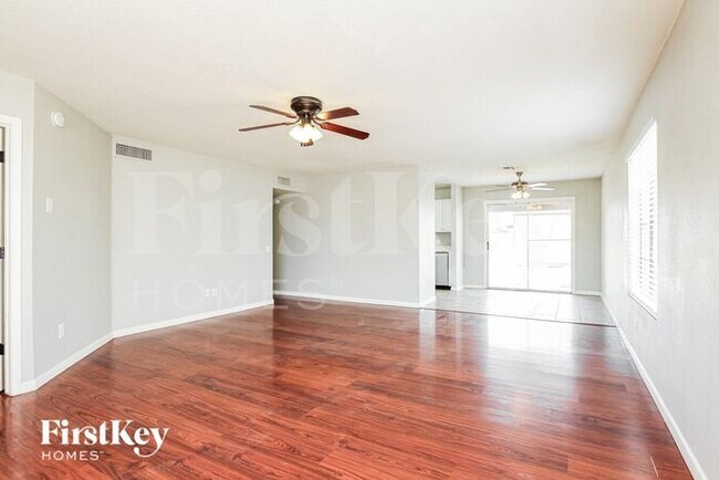 Foto del edificio - 21036 N 34th Dr