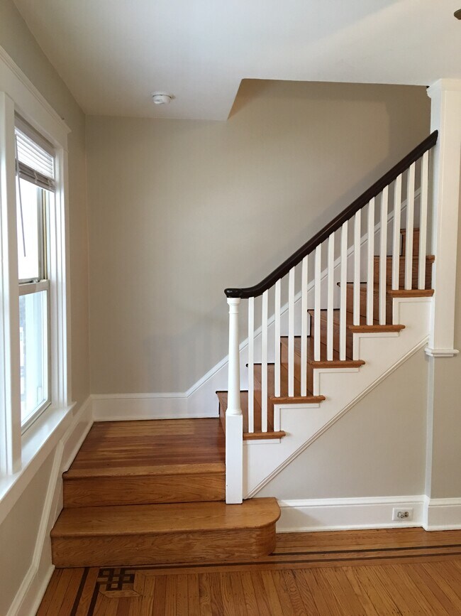 Steps and landing - 1180 Elm Ave