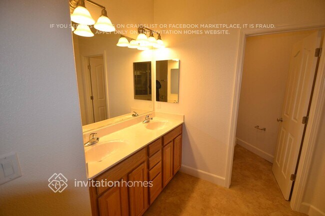 Foto del edificio - 5289 Moonlit Bay Way