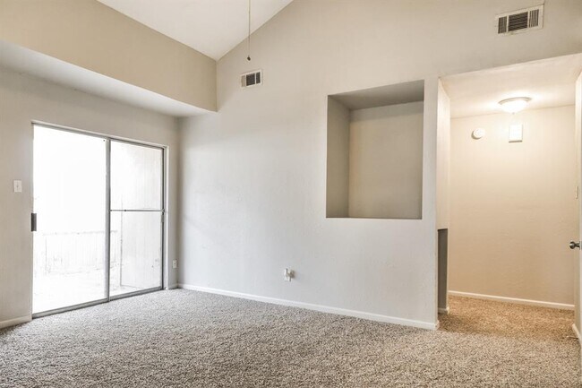 Foto del edificio - 3815 Derbyhall Dr