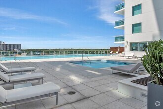 Building Photo - 400 Sunny Isles Blvd