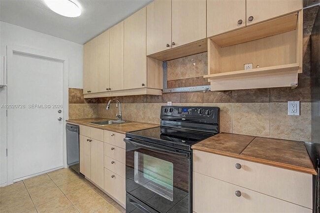 Foto del edificio - 60 NW 79th St