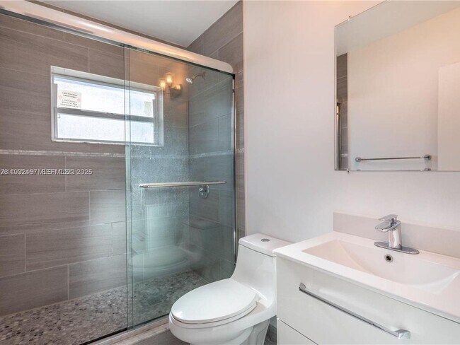 Foto del edificio - 2520 SW 22nd Terrace