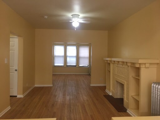 Foto principal - 7654 S Marquette Ave