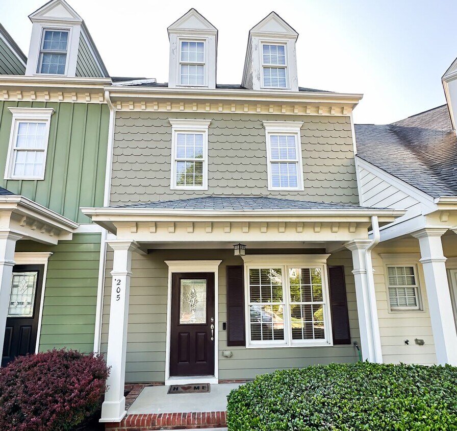 Primary Photo - Charming Townhouse In The Heart Of Apex