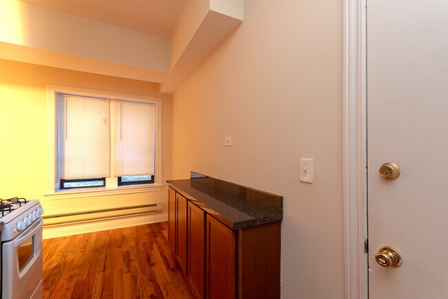 Building Photo - 2844 Orchard