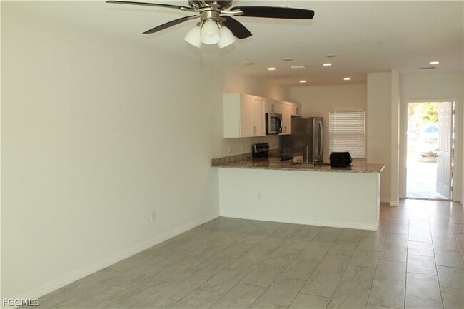 Foto del edificio - 912 SW 39th Terrace