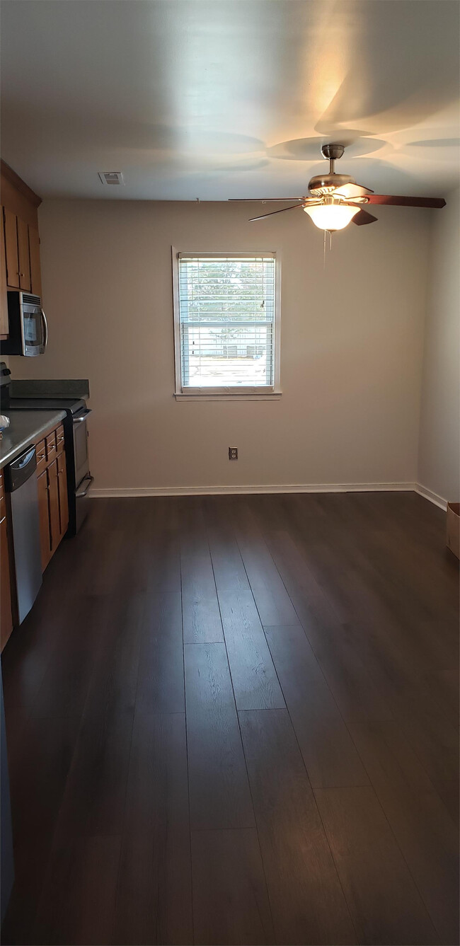 Foto del edificio - 11600 Featherstone Ct