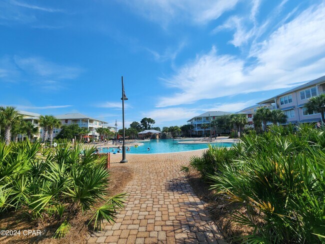 Foto del edificio - 8700 Front Beach Rd