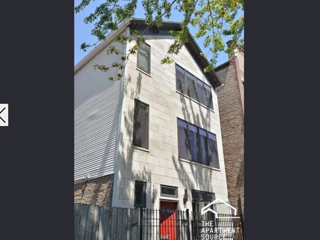 Photo - 1224 W Augusta Blvd Apartment