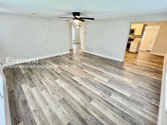 Foto del edificio - 813 J St NW