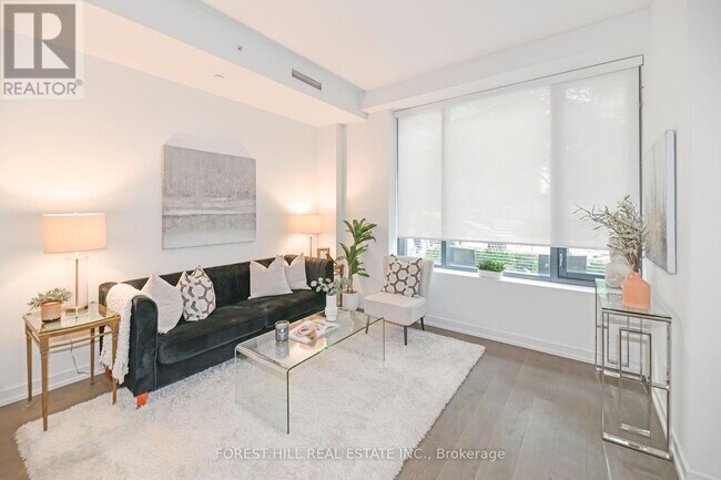 Building Photo - 161 Roehampton Ave