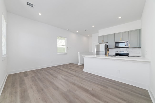 Building Photo - 22206 Dutch Oven Dr
