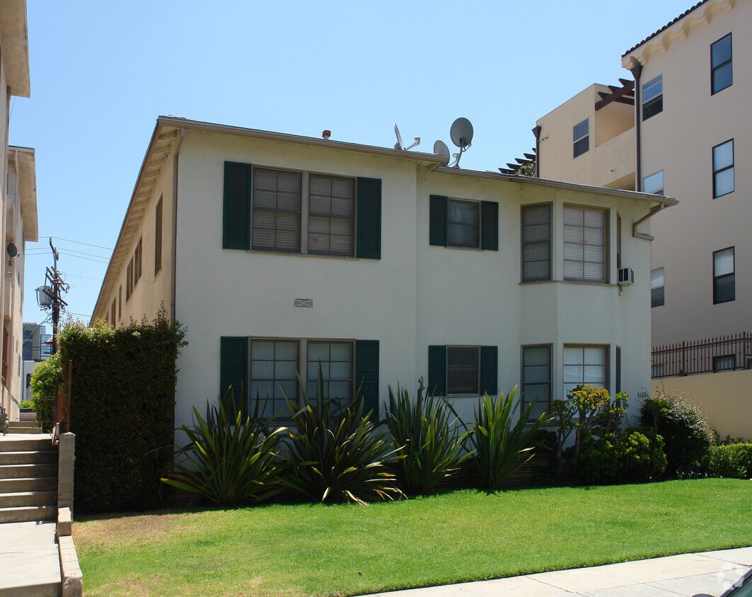 Foto del edificio - 128 N Clark Dr