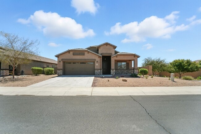 Building Photo - Welcome to this stunning 3-bedroom, 2-bath...