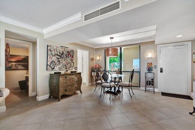 Foto del edificio - 134 Lakeshore Dr