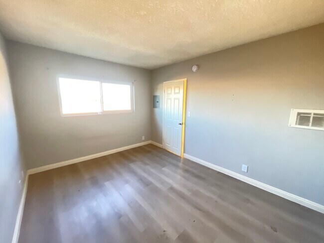 Foto del edificio - 8720 Orion Ave