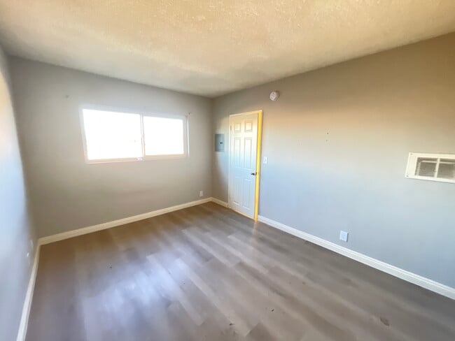 Building Photo - 8720 Orion Ave