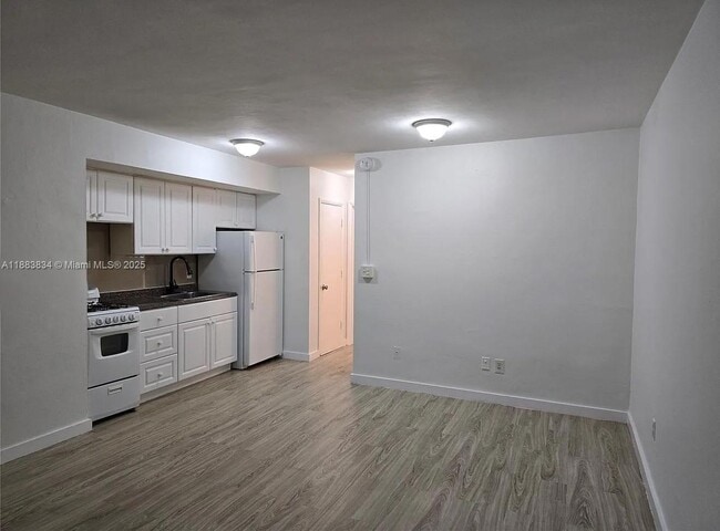 Foto del edificio - 1140 71st St