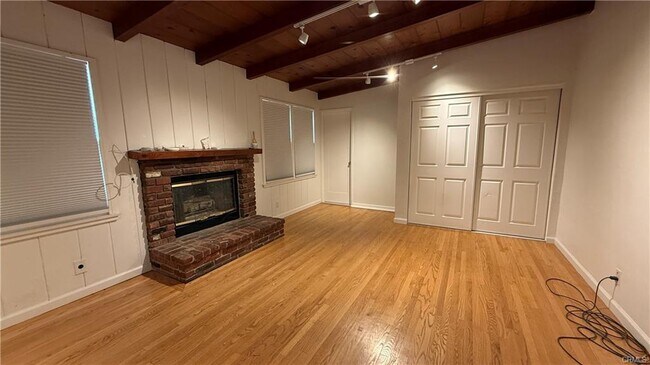 Building Photo - 17458 Nordhoff St