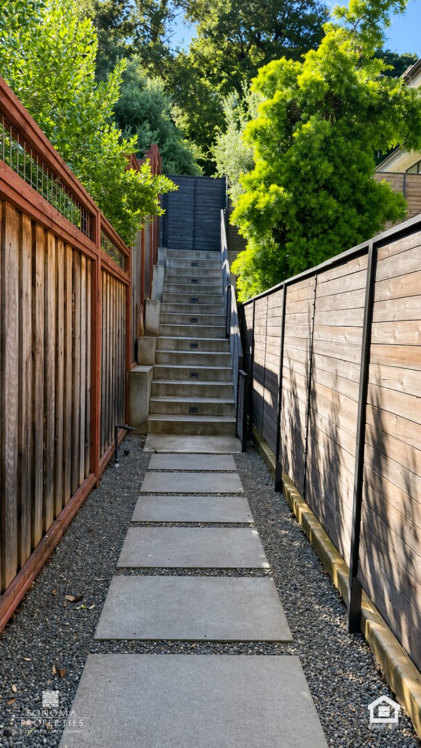 Foto del edificio - 3bd/2ba Retreat in the Heart of Sonoma Wine County - Modern Top Floor Duplex