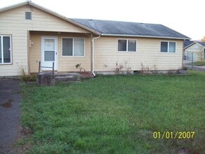 Building Photo - 1218 47th Ave
