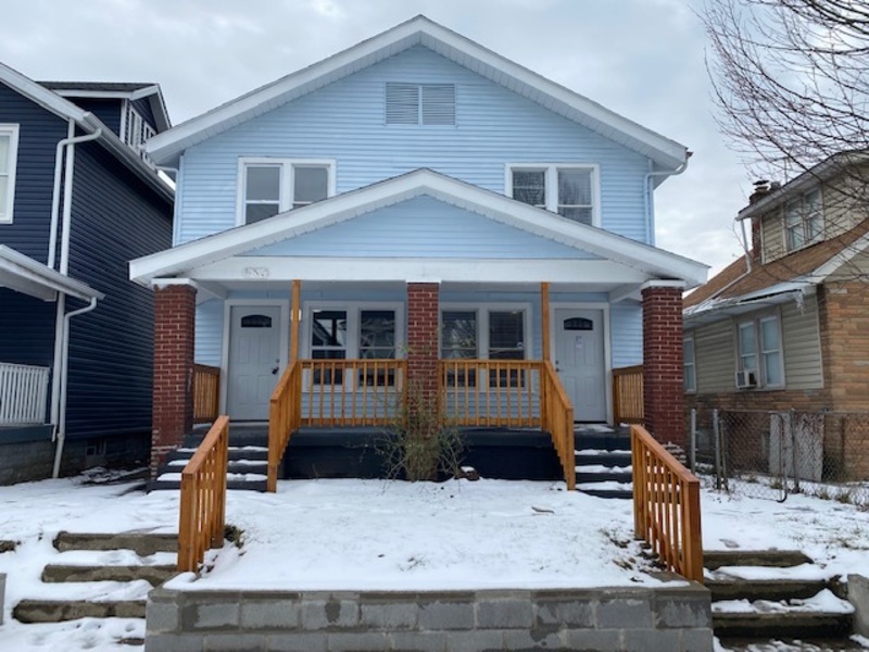 Primary Photo - 485-487 E Gates St