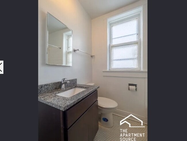 Photo - 2106 W Ainslie St Apartment