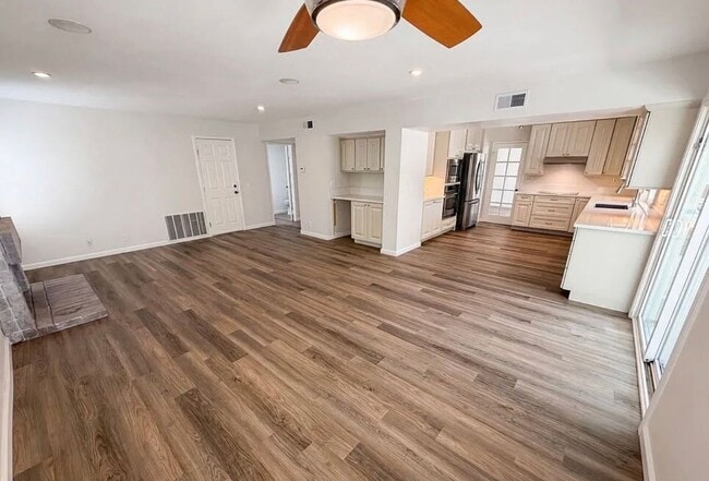 Building Photo - 1338 Cll Galante