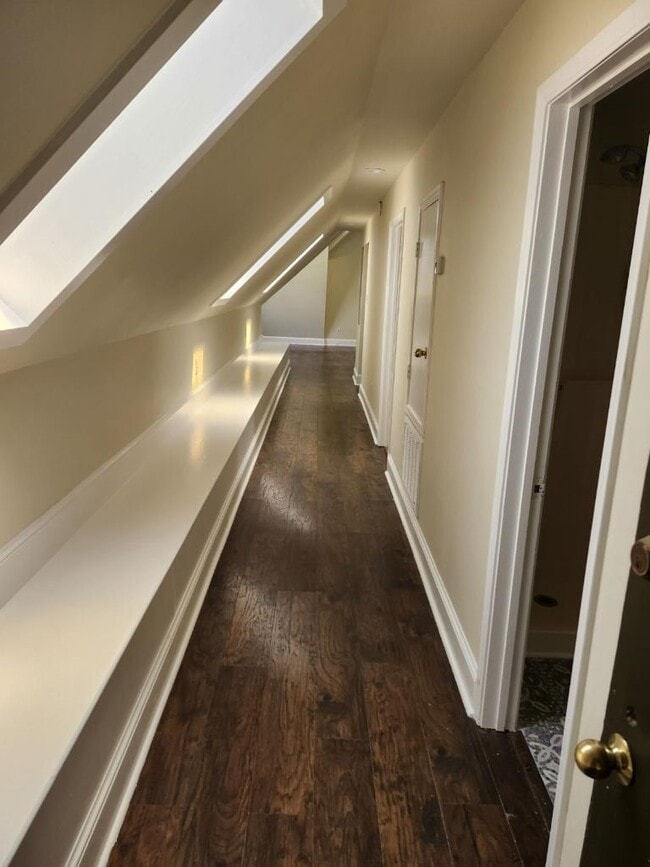 Photo - 2415 Saint Charles Ave Apartments