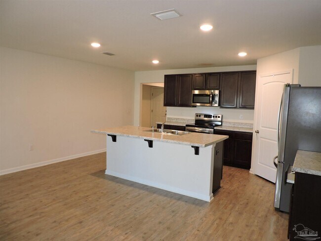 Building Photo - 5780 Blackhorse Cir