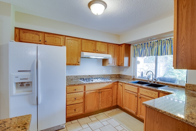 Building Photo - 5112 Belle Dr