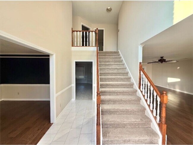 Foto del edificio - 8859 Chimneyrock Blvd.