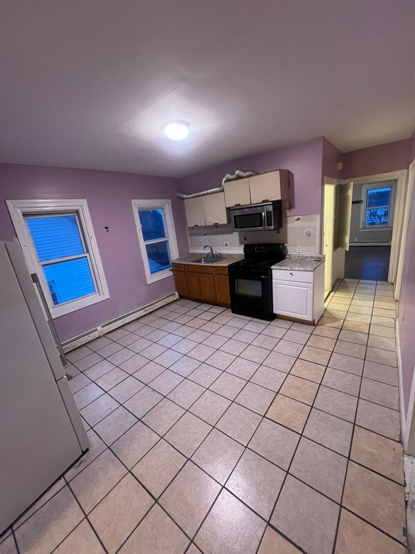 Building Photo - 827 Atwells Ave