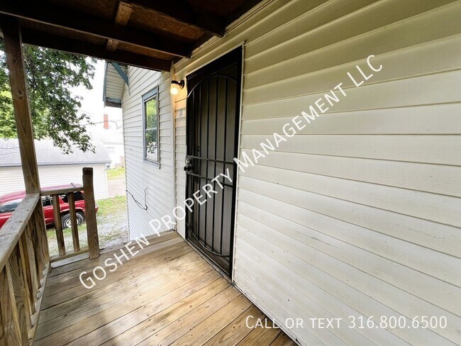 Foto del edificio - Adorable Upstairs One Bedroom Home