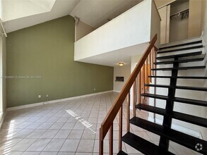 Building Photo - 6900 N Kendall Dr
