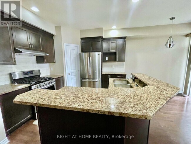 Building Photo - 359 Kingbrook Dr