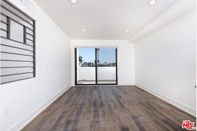 Building Photo - 807 N Hudson Ave