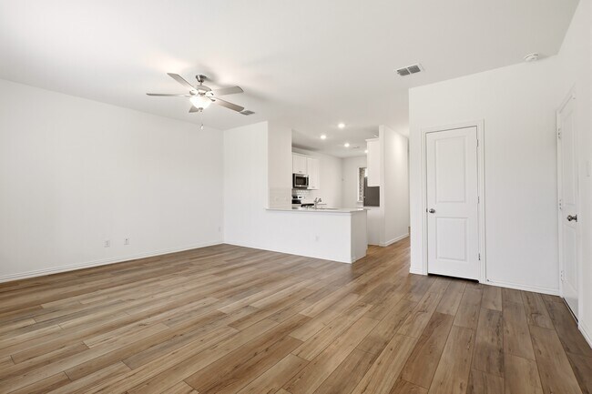 Foto del edificio - 5105 Greywing Dr