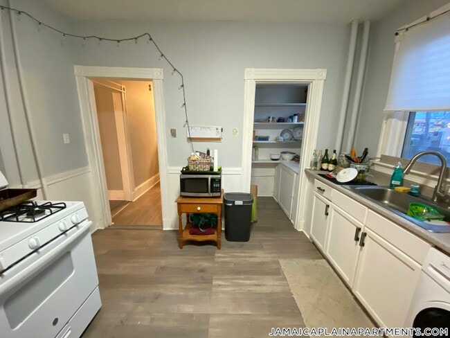 Building Photo - 47A Creighton St