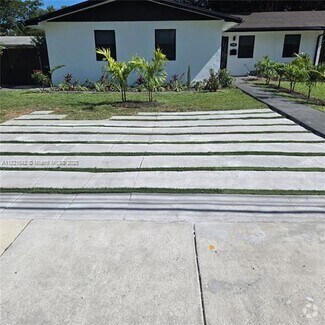 Building Photo - 3740 Percival Ave