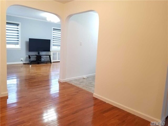 Foto del edificio - 77-24 170th St