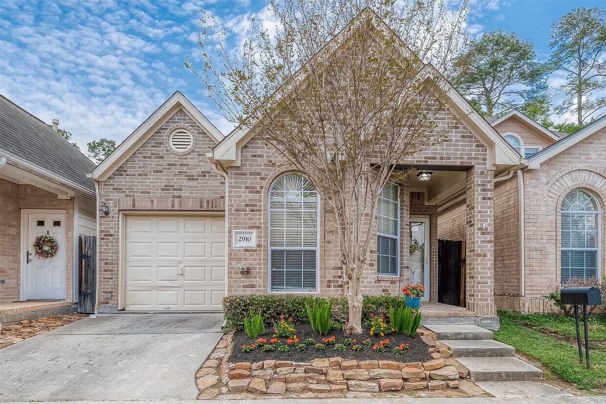 Foto principal - 2910 Crescent Bend Rd