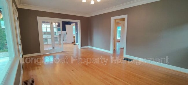 Building Photo - 4349 NE Glisan St