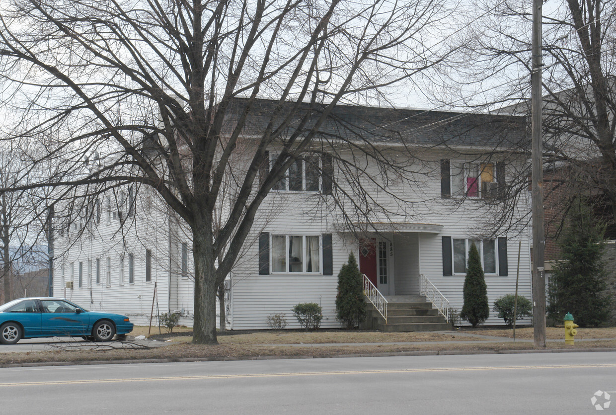 Building Photo - 885 Wyoming Ave