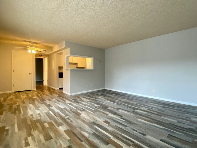 Building Photo - 1 Bedroom/ 1 Bath with Easy access to I-25...