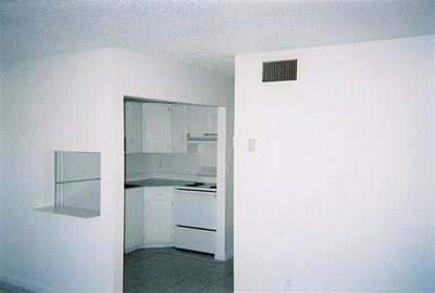 Building Photo - 1151 NE 17th Ct